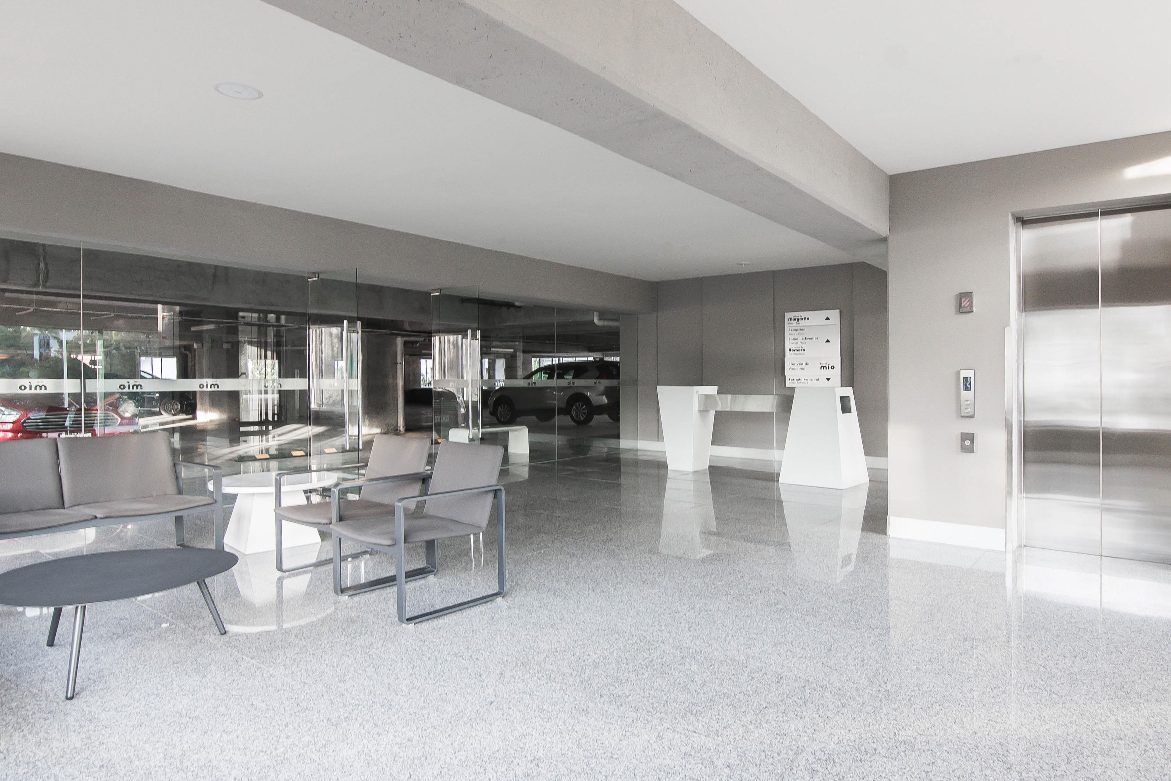 Hotel Mio Vallarta Unique & Different- Adults Only ปูแอร์โตบาญาร์ตา ภายนอก รูปภาพ Interior of the building