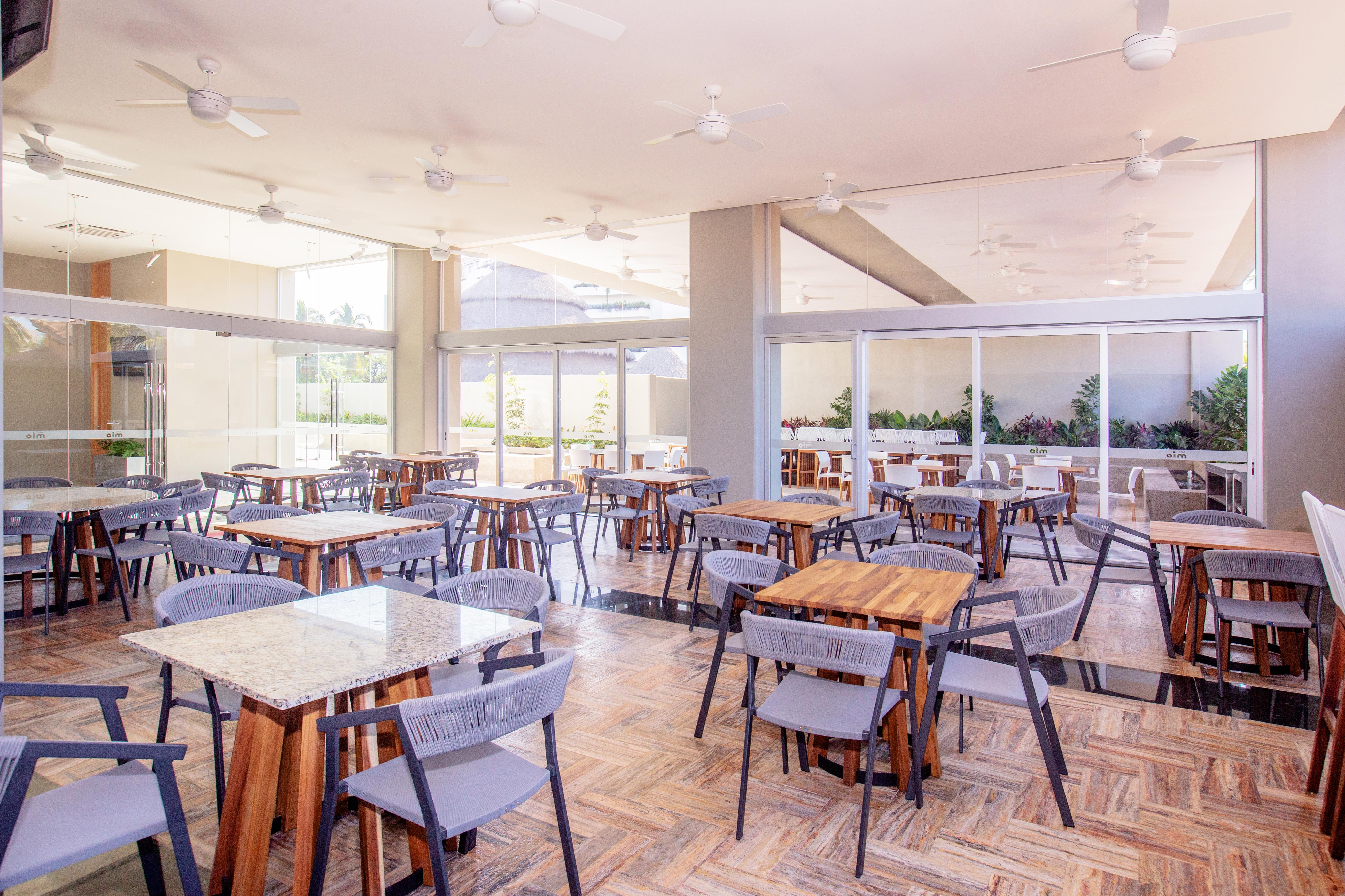Hotel Mio Vallarta Unique & Different- Adults Only ปูแอร์โตบาญาร์ตา ภายนอก รูปภาพ The dining room at the University of Nicosia