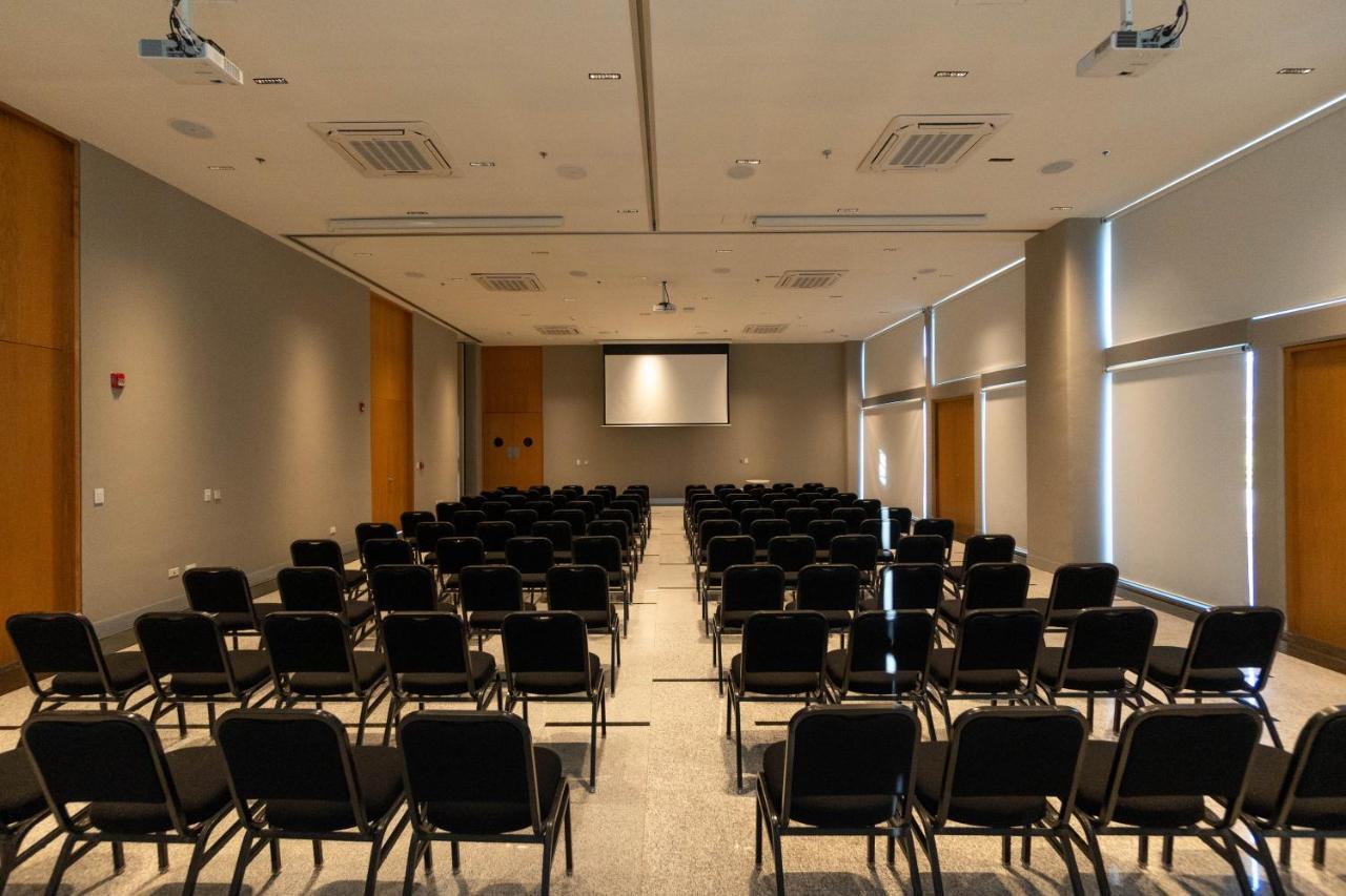 Hotel Mio Vallarta Unique & Different- Adults Only ปูแอร์โตบาญาร์ตา ภายนอก รูปภาพ A typical conference room